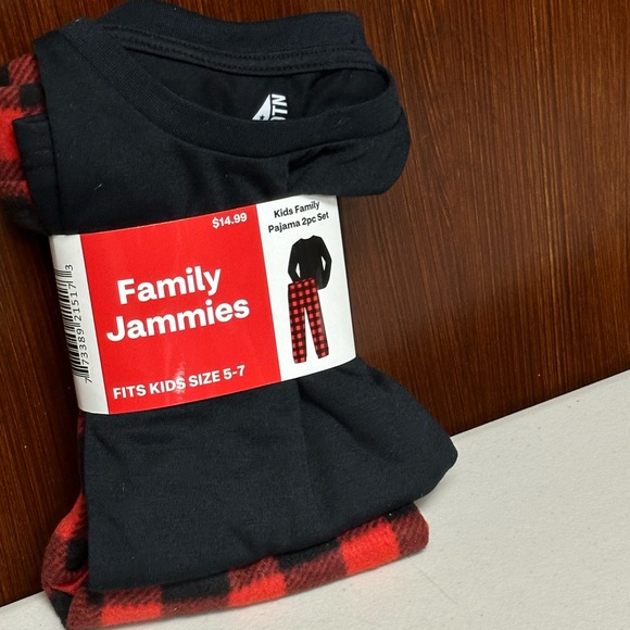 Plaid Flannel Pajama with Black top set for kids size 5-7 - Picture 8 of 8